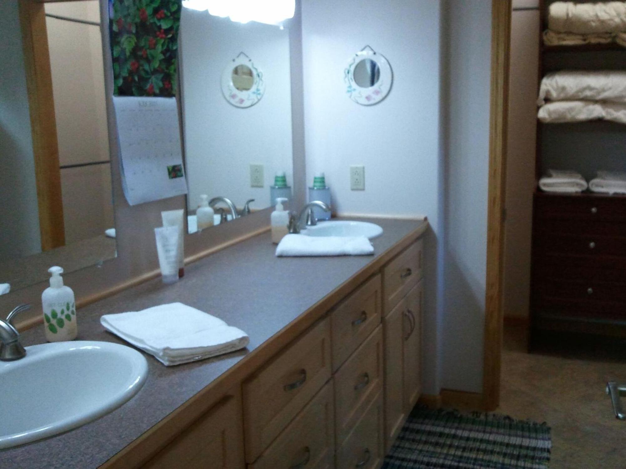 Glacier Creek Lodging Сюърд Стая снимка